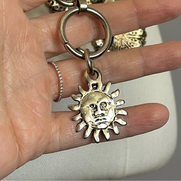 Vintage Gold Metal Disc Flower Chain Belt w/ Sun Dangle - O/S - Picture 4 of 8